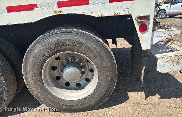 image for item ER2275 2007 Peterbilt 379 vacuum truck