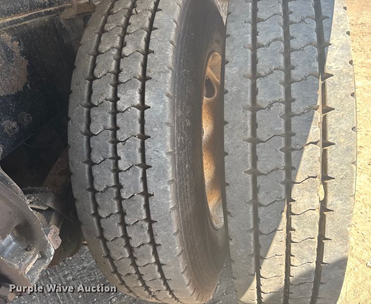 image for item ER2275 2007 Peterbilt 379 vacuum truck