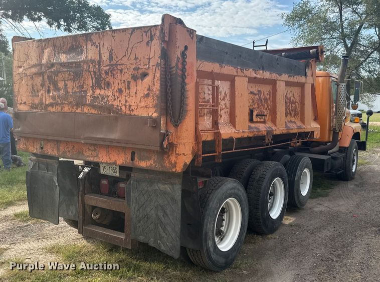 image for item ER2291 1997 International 2674 dump truck