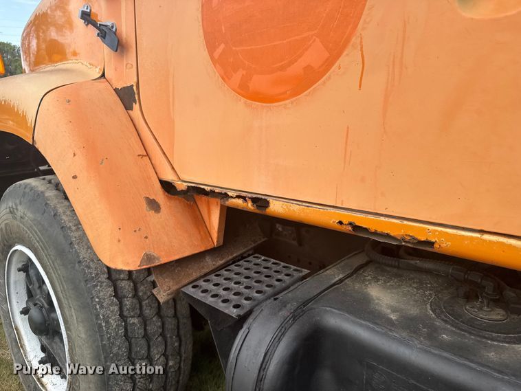 image for item ER2291 1997 International 2674 dump truck