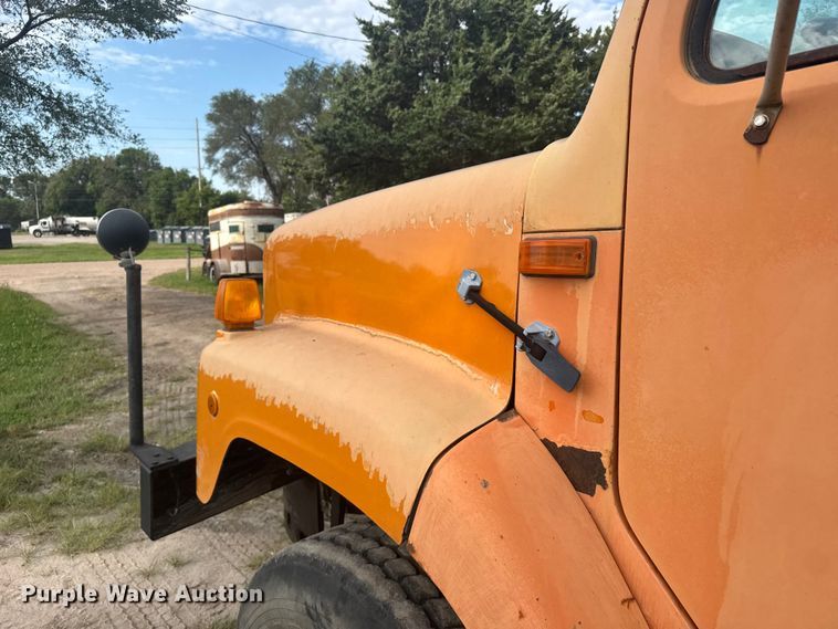 image for item ER2291 1997 International 2674 dump truck