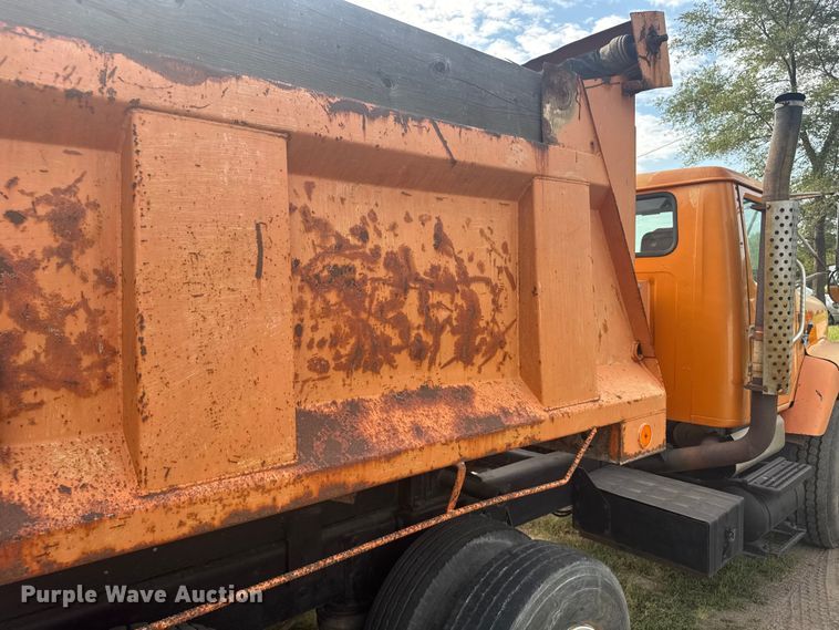 image for item ER2291 1997 International 2674 dump truck