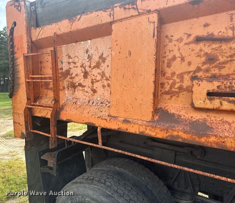 image for item ER2291 1997 International 2674 dump truck