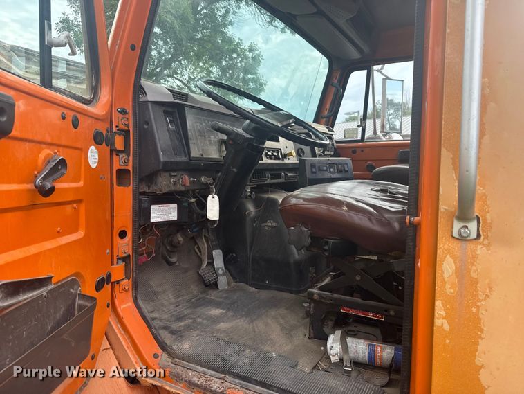 image for item ER2291 1997 International 2674 dump truck