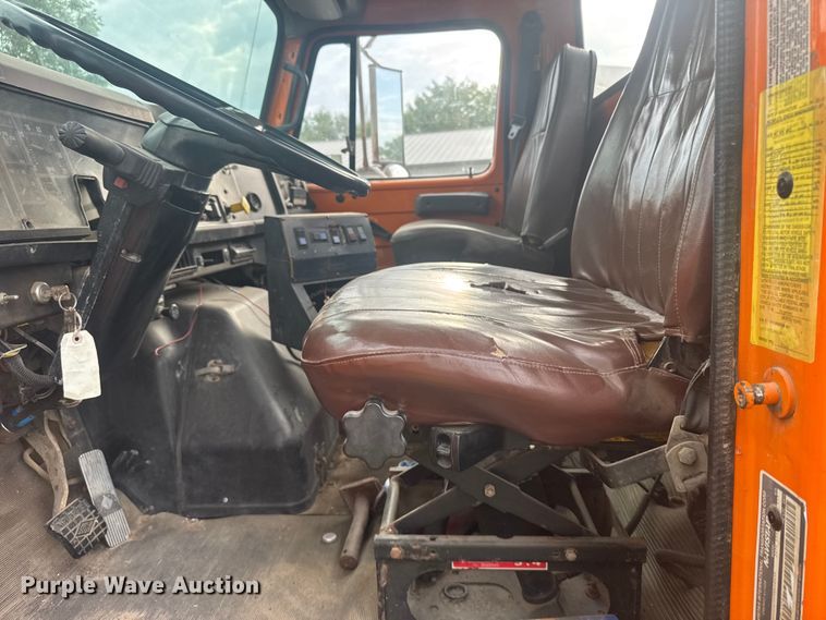 image for item ER2291 1997 International 2674 dump truck