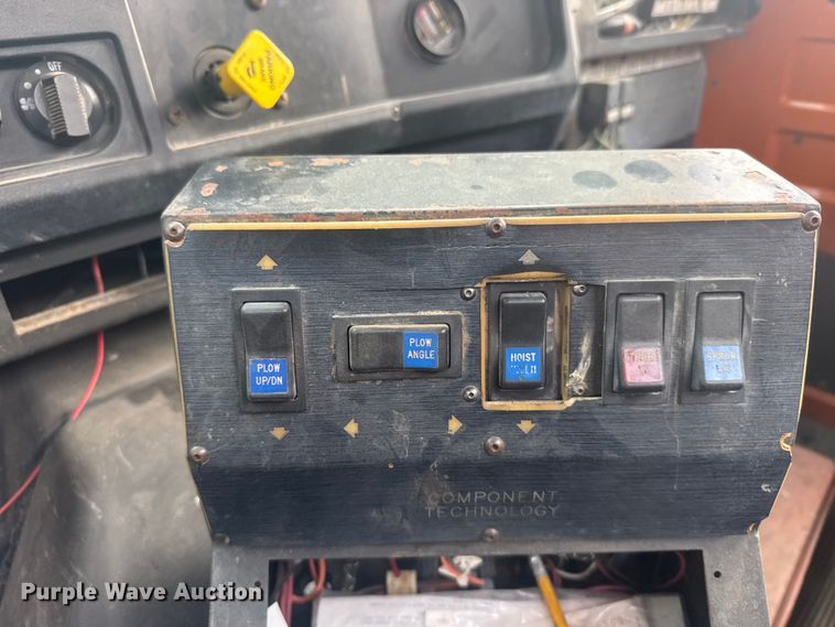 image for item ER2291 1997 International 2674 dump truck