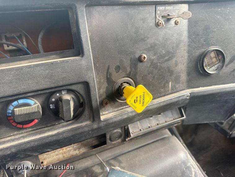 image for item ER2291 1997 International 2674 dump truck