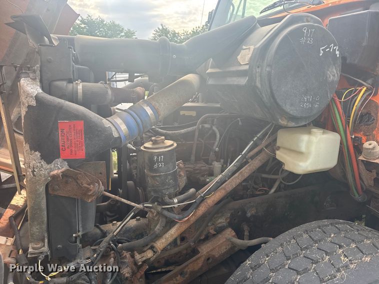 image for item ER2291 1997 International 2674 dump truck