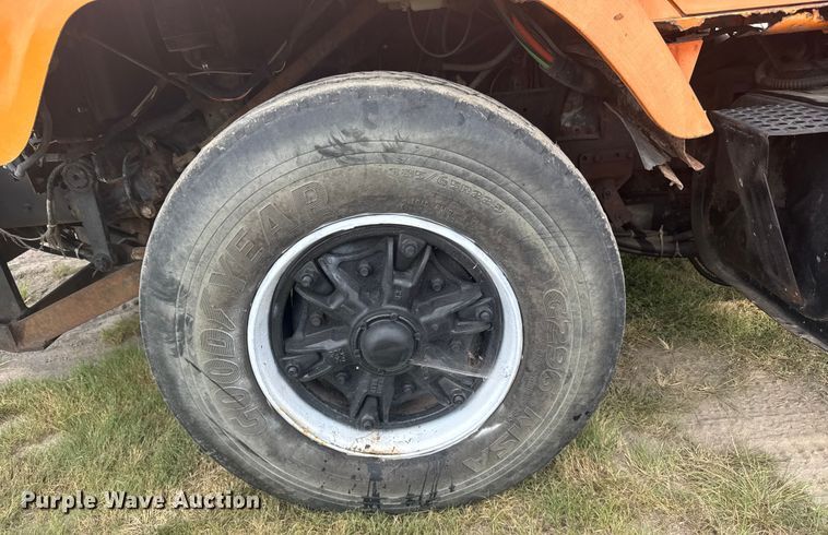 image for item ER2291 1997 International 2674 dump truck