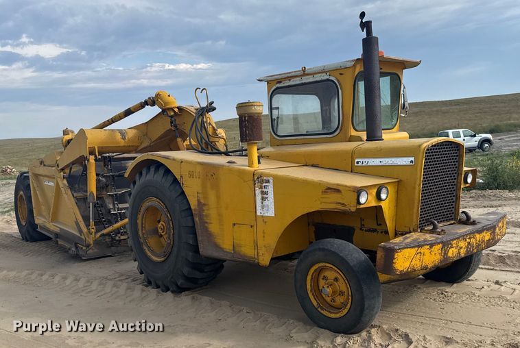 image for item ER2294 1964 John Deere 5010 elevating scraper