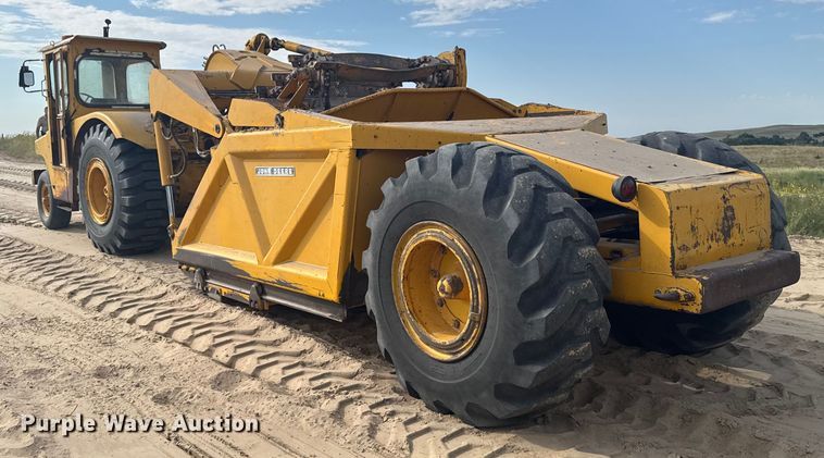 image for item ER2294 1964 John Deere 5010 elevating scraper