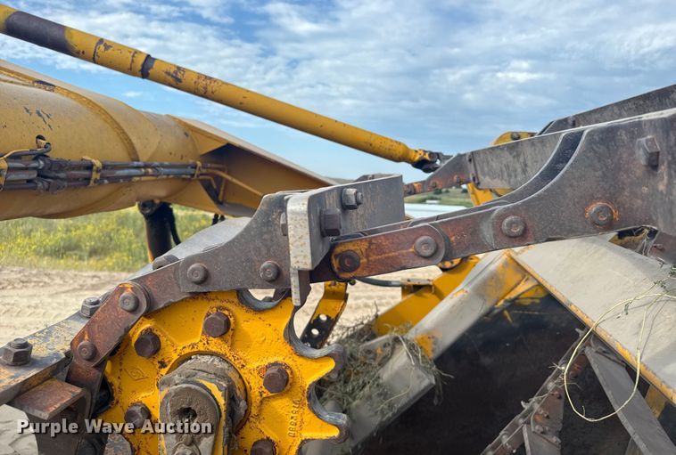 image for item ER2294 1964 John Deere 5010 elevating scraper