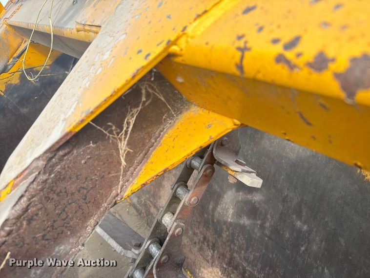 image for item ER2294 1964 John Deere 5010 elevating scraper