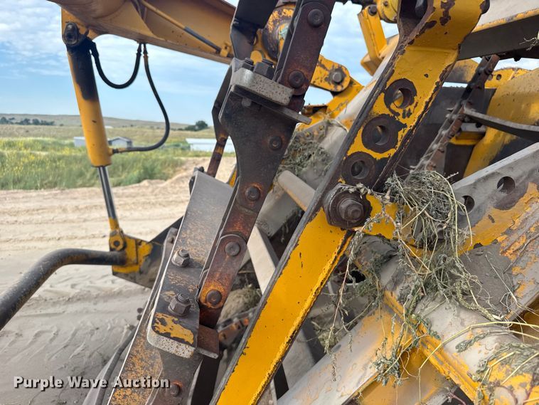 image for item ER2294 1964 John Deere 5010 elevating scraper