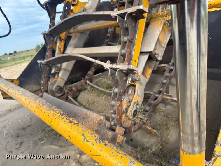 image for item ER2294 1964 John Deere 5010 elevating scraper