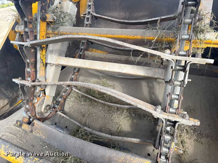 image for item ER2294 1964 John Deere 5010 elevating scraper