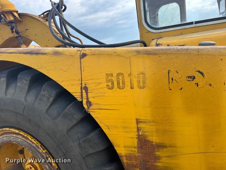 image for item ER2294 1964 John Deere 5010 elevating scraper