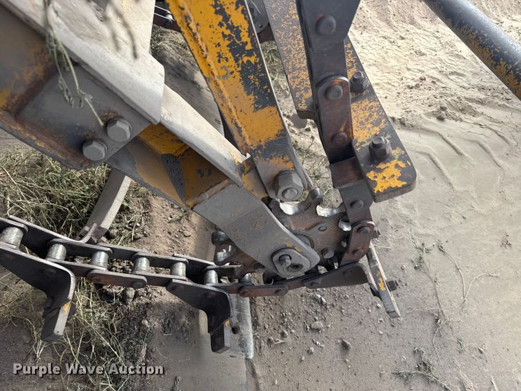 image for item ER2294 1964 John Deere 5010 elevating scraper