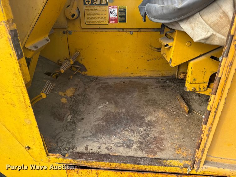 image for item ER2294 1964 John Deere 5010 elevating scraper