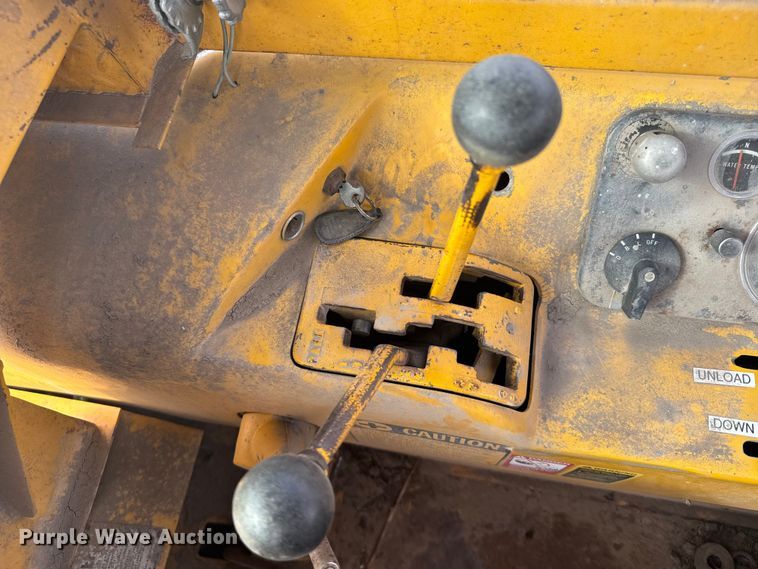 image for item ER2294 1964 John Deere 5010 elevating scraper