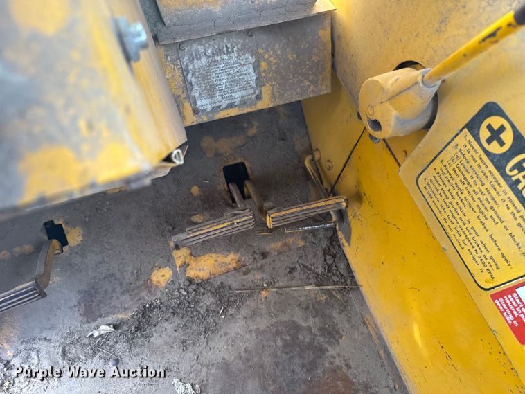 image for item ER2294 1964 John Deere 5010 elevating scraper