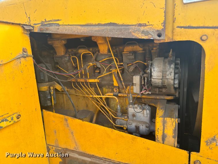 image for item ER2294 1964 John Deere 5010 elevating scraper