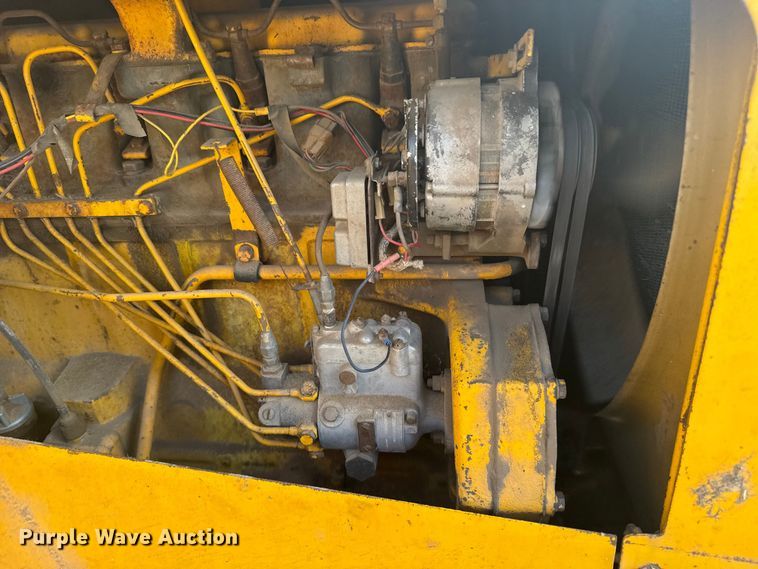 image for item ER2294 1964 John Deere 5010 elevating scraper