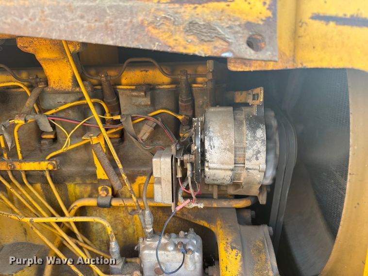 image for item ER2294 1964 John Deere 5010 elevating scraper