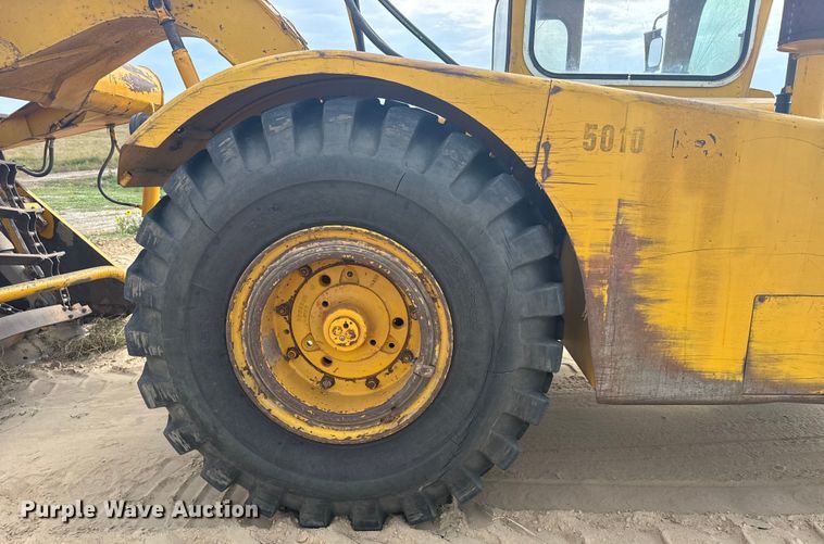 image for item ER2294 1964 John Deere 5010 elevating scraper