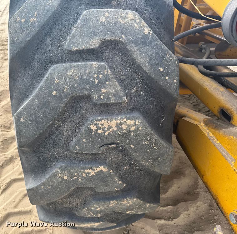 image for item ER2294 1964 John Deere 5010 elevating scraper