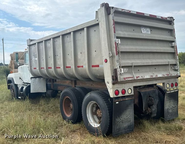 image for item ER2297 1993 Mack RD600GK dump truck