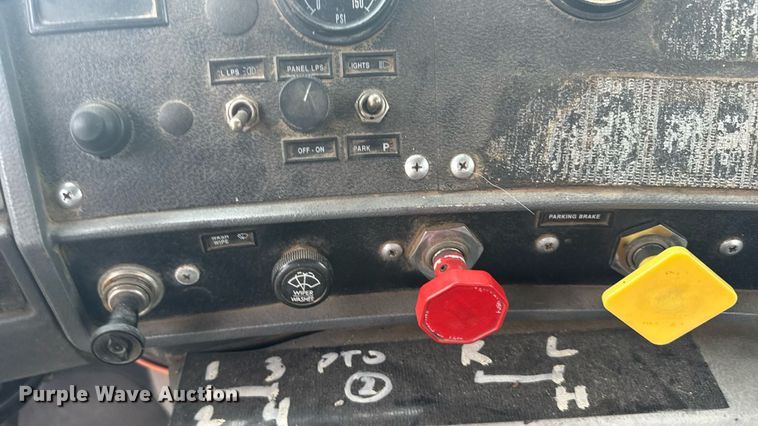 image for item ER2297 1993 Mack RD600GK dump truck