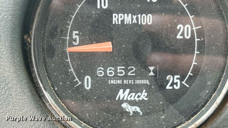 image for item ER2297 1993 Mack RD600GK dump truck