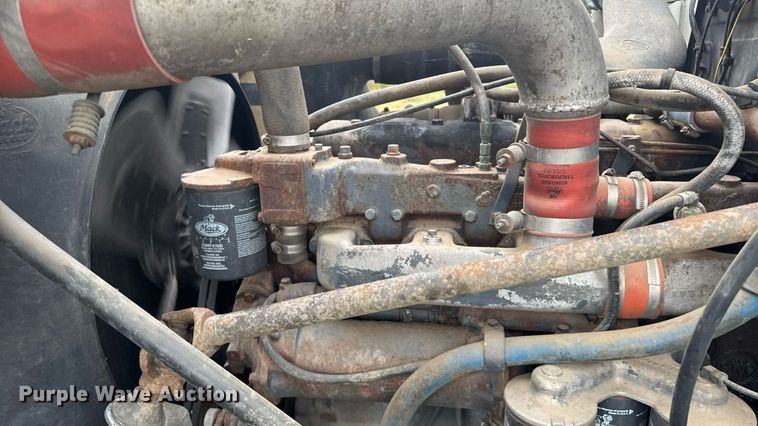 image for item ER2297 1993 Mack RD600GK dump truck