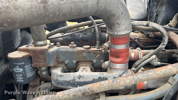 image for item ER2297 1993 Mack RD600GK dump truck