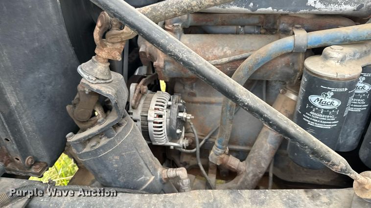 image for item ER2297 1993 Mack RD600GK dump truck