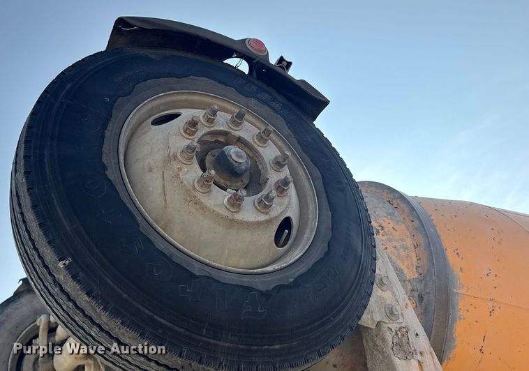 image for item ER2333 2011 Kenworth W900 ready mix truck