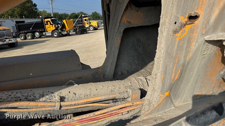 image for item ER2333 2011 Kenworth W900 ready mix truck