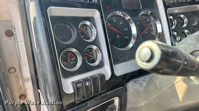 image for item ER2333 2011 Kenworth W900 ready mix truck