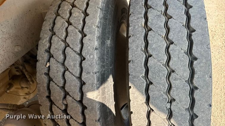 image for item ER2333 2011 Kenworth W900 ready mix truck