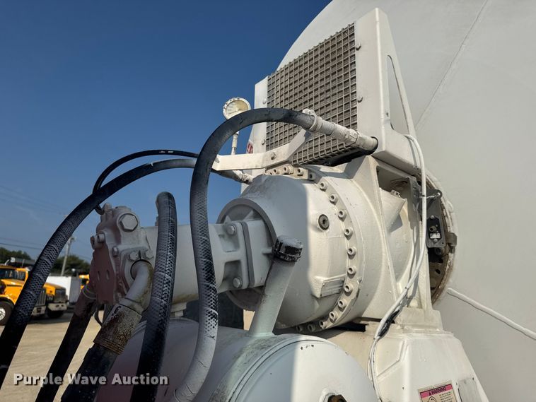 image for item ER2334 2007 Kenworth T800 ready mix truck