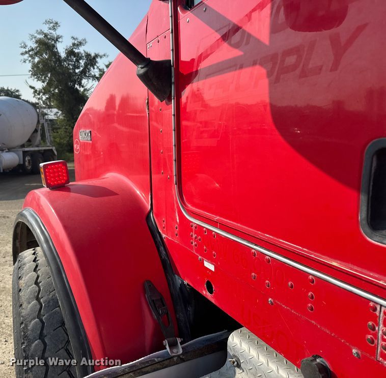 image for item ER2334 2007 Kenworth T800 ready mix truck