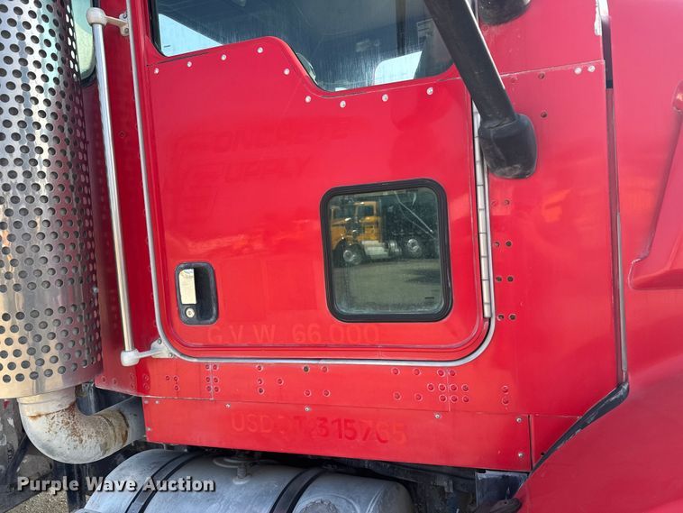 image for item ER2334 2007 Kenworth T800 ready mix truck