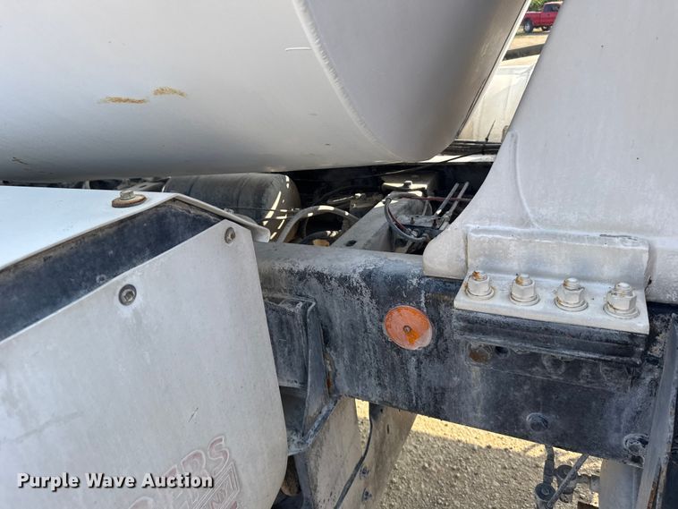 image for item ER2334 2007 Kenworth T800 ready mix truck