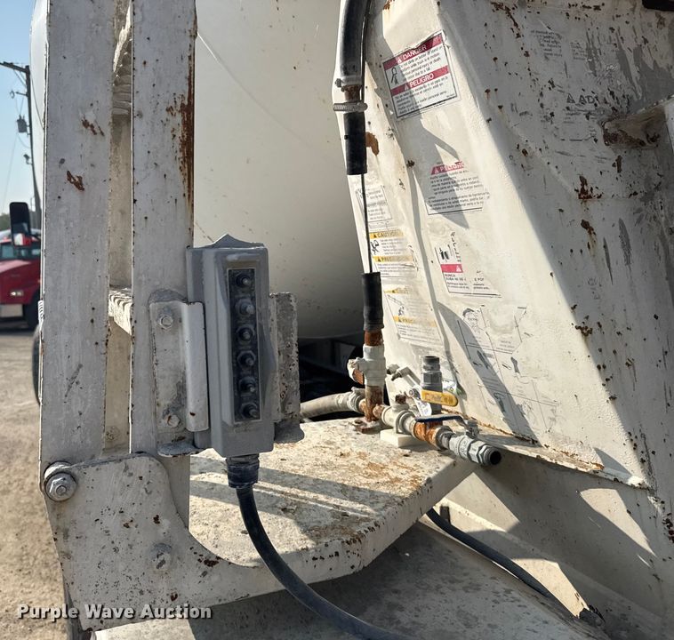 image for item ER2334 2007 Kenworth T800 ready mix truck