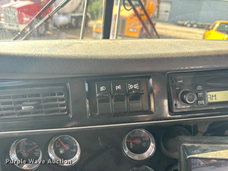 image for item ER2334 2007 Kenworth T800 ready mix truck