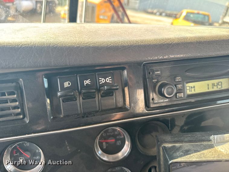 image for item ER2334 2007 Kenworth T800 ready mix truck