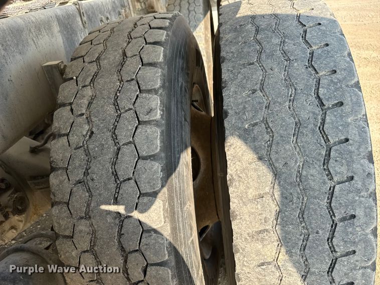 image for item ER2334 2007 Kenworth T800 ready mix truck