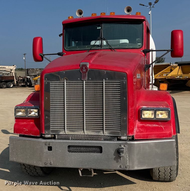 image for item ER2335 2002 Kenworth T800 ready mix truck