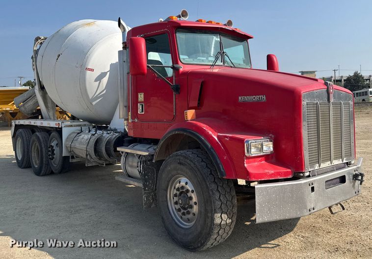 image for item ER2335 2002 Kenworth T800 ready mix truck